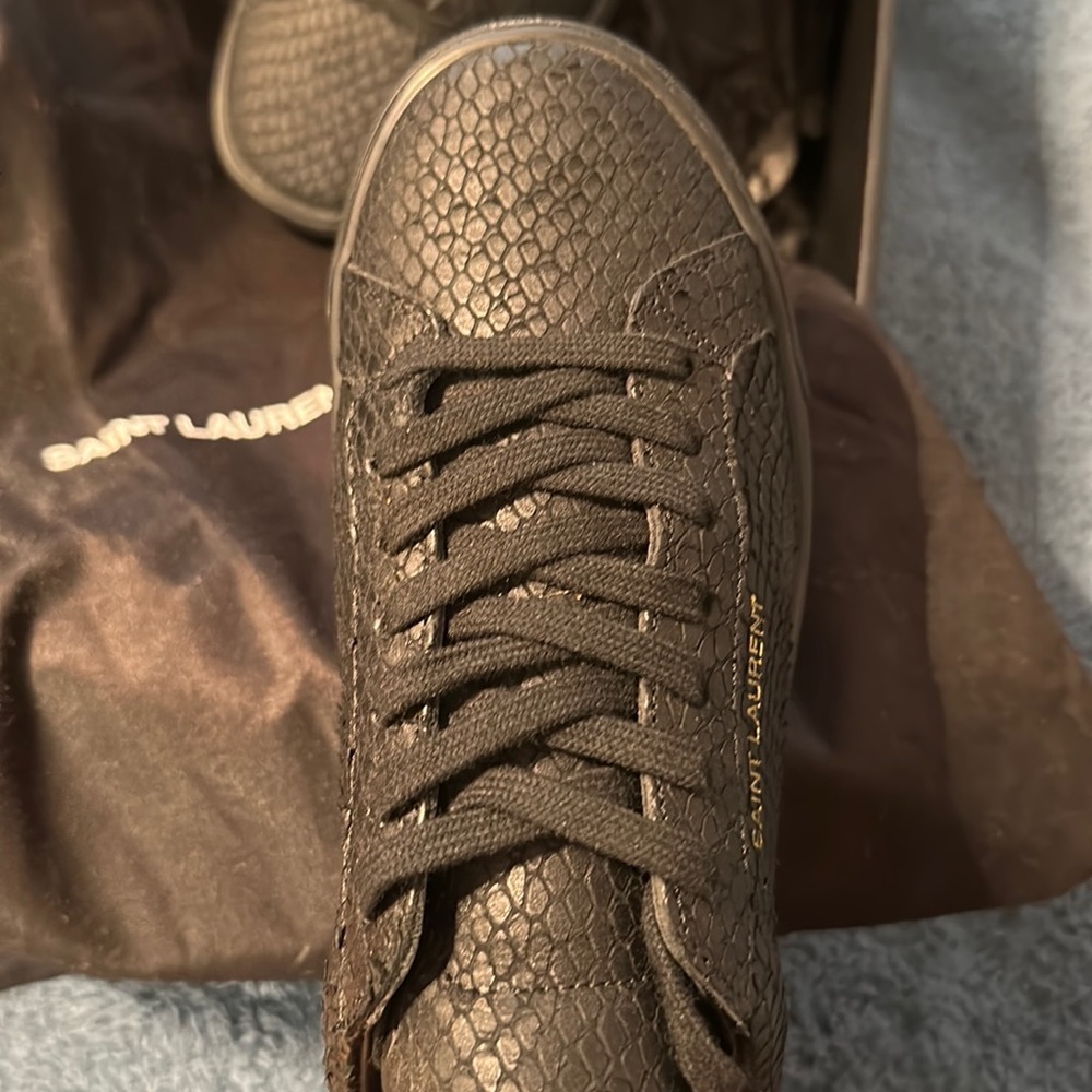 Saint Laurent sz 6 sneaker